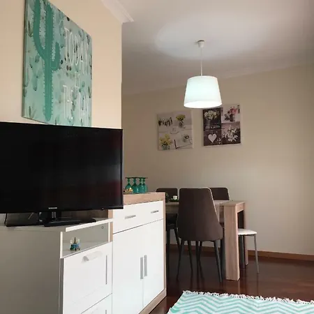 Porto, Costa Cabral Rooftop Appartement
